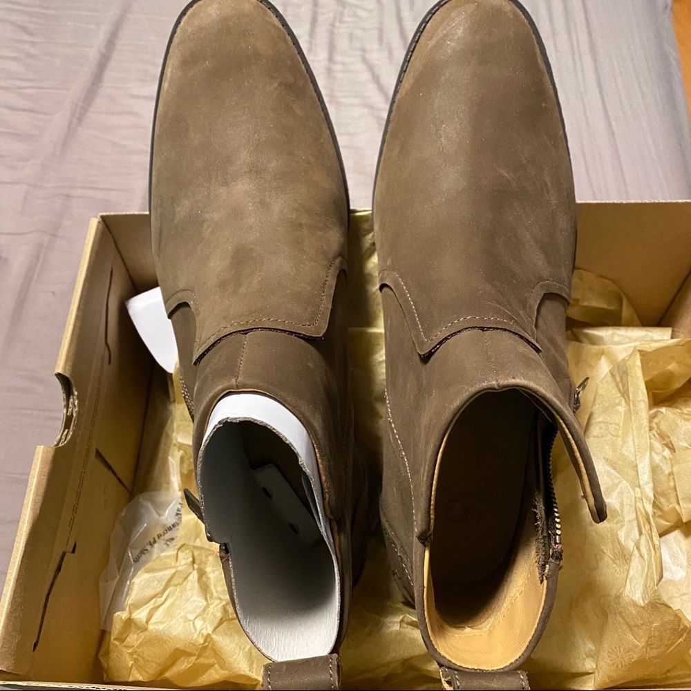UGG Women’s Aureo II boots - Pinewood - Size 9
